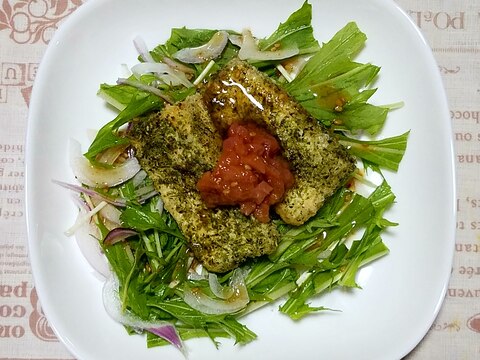 豆腐の磯辺揚げをのせた水菜サラダ